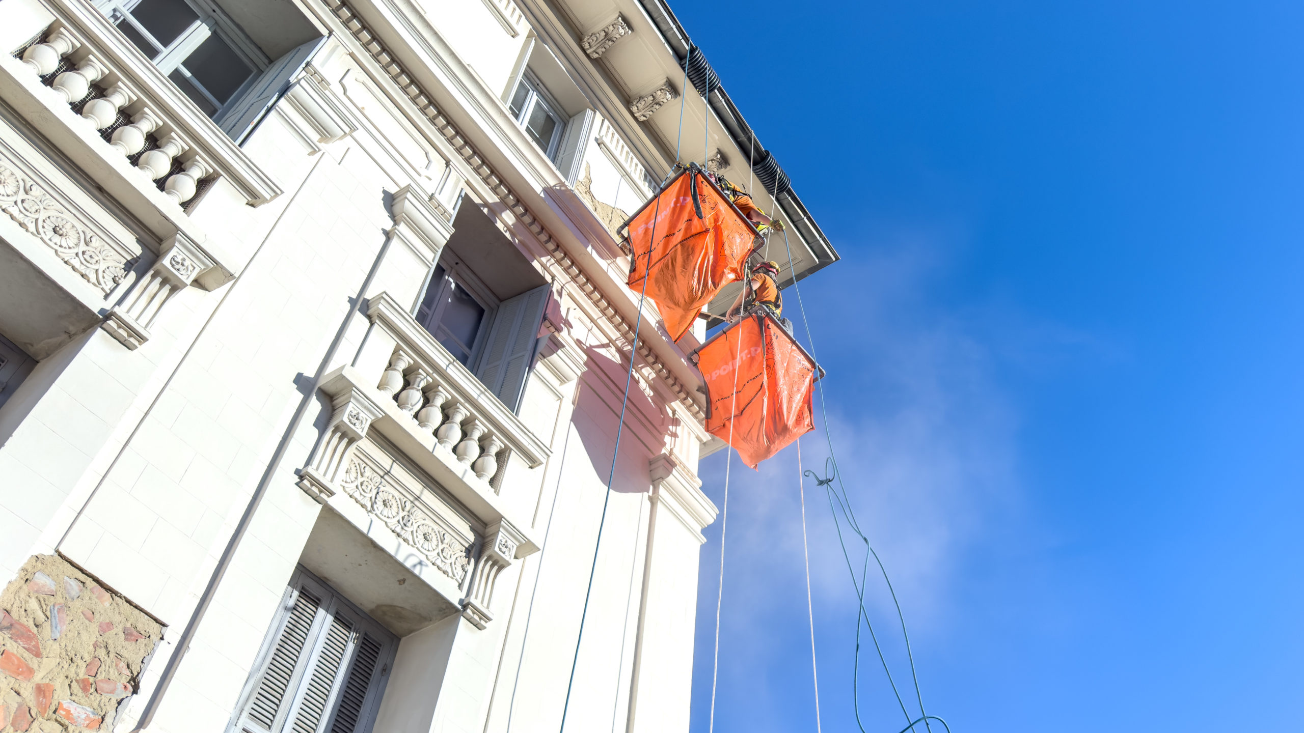 Travaux en hauteur en cours de réalisation par Pro Verticalité